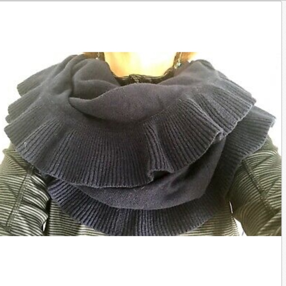 Lilly Pulitzer Accessories - Lilly Pulitzer Cashmere Cotton Ruffled Scarf